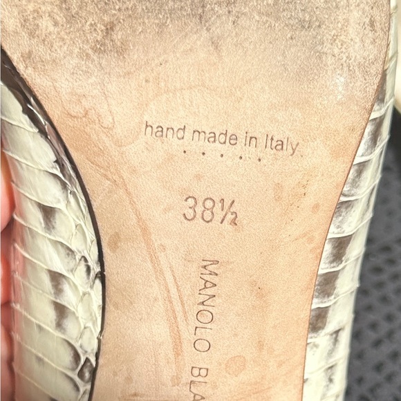 Manolo Blahnik Snake Skin Pump Size 38.5 - Picture 8 of 8